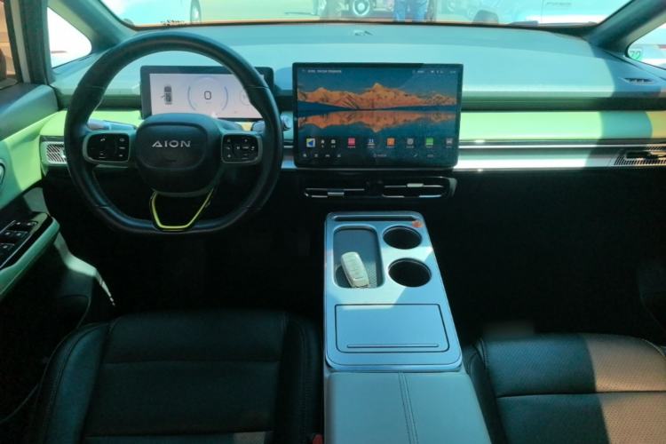 Used AION Y 2023 Plus 510 Enjoy Edition Center Console