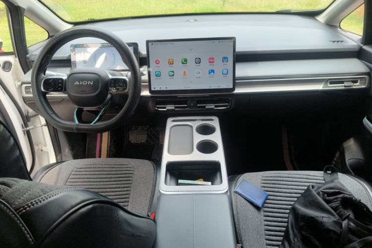 Used AION Y 2023 Younger Star Edition Center Console