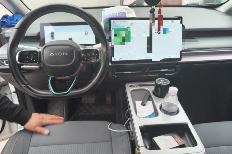 Used AION Y 2023 Plus 510 Enjoy Edition Center Console