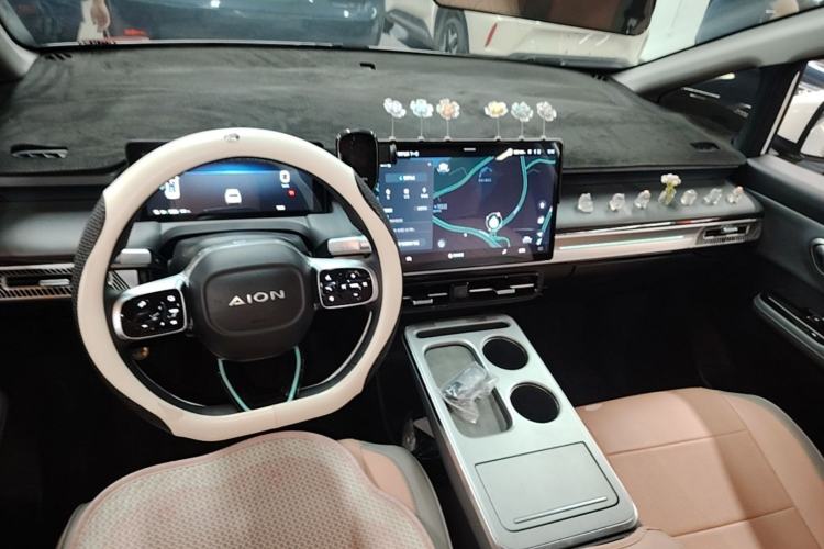 Used AION Y 2023 Plus 510 Smart Edition Center Console