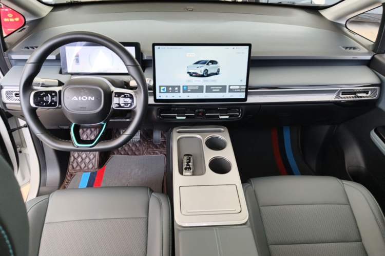 Used AION Y 2023 Plus 510 Smart Edition Center Console
