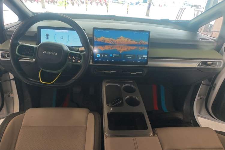 Used AION Y 2023 Plus 510 Smart Edition Center Console