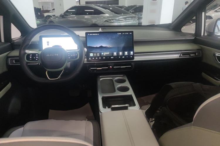 Used AION Y 2023 Plus 510 Tech Edition Center Console