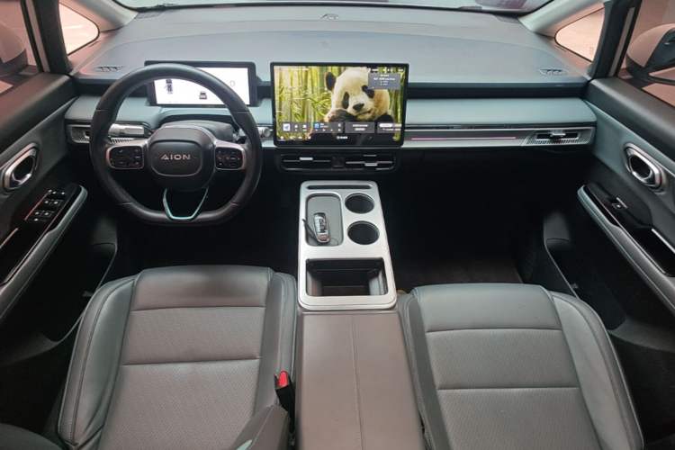 Used AION Y 2023 Plus 510 Smart Edition Center Console