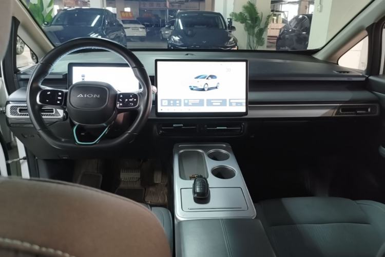 Used AION Y 2023 Plus 510 Enjoy Edition Center Console