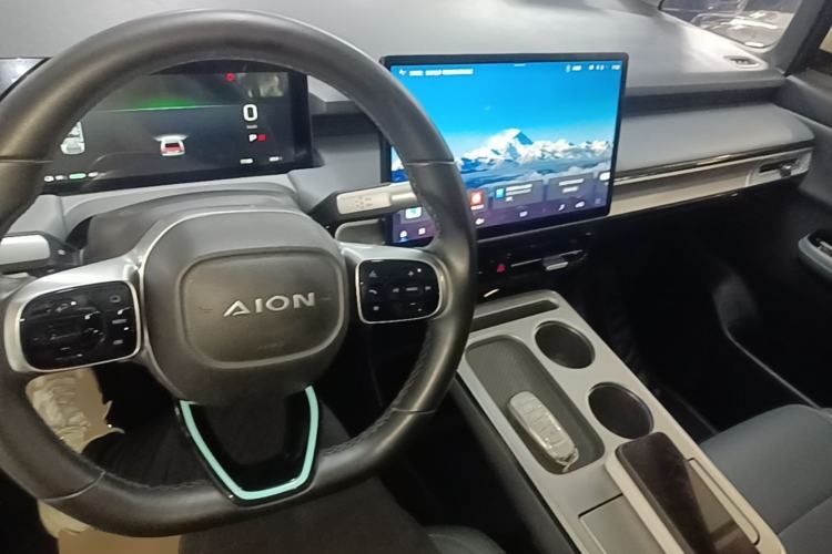 Used AION Y 2023 Younger Star Edition Center Console