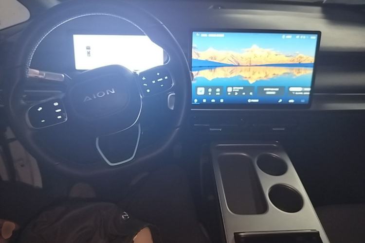Used AION Y 2023 Plus 610 Enjoy Edition Center Console