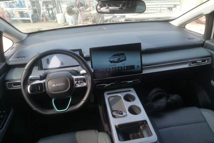 Used AION Y 2023 Plus 510 Smart Edition Center Console