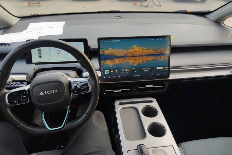 Used AION Y 2023 Younger Center Console