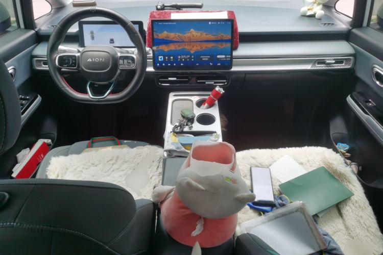 Used AION Y 2023 Younger Center Console