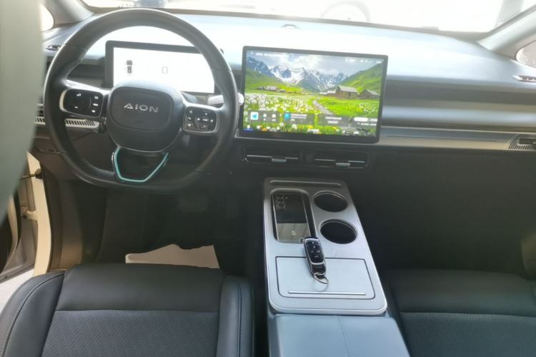 Used AION Y 2023 Plus 510 Smart Edition Center Console