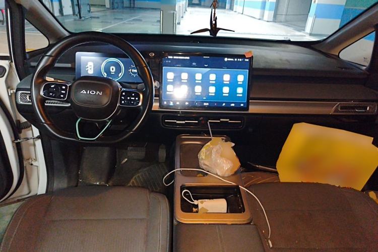 Used AION Y 2023 Younger Center Console