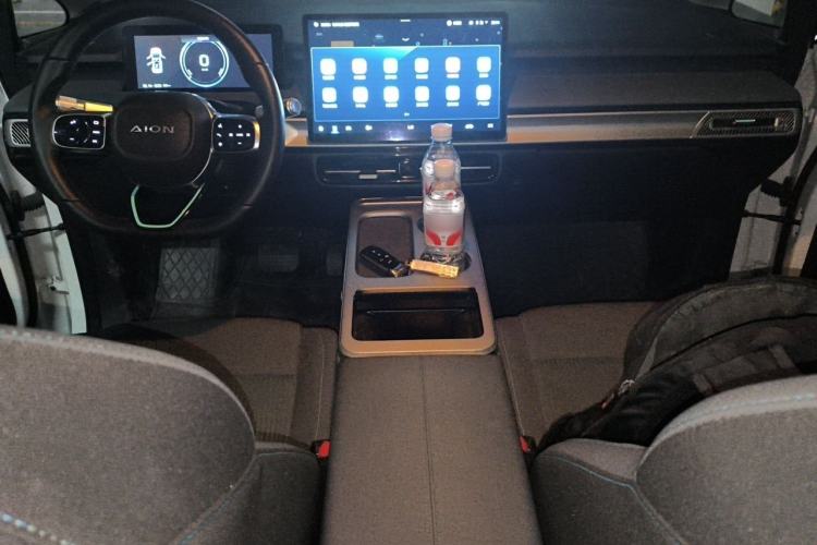 Used AION Y 2023 Plus 610 Enjoy Edition Center Console