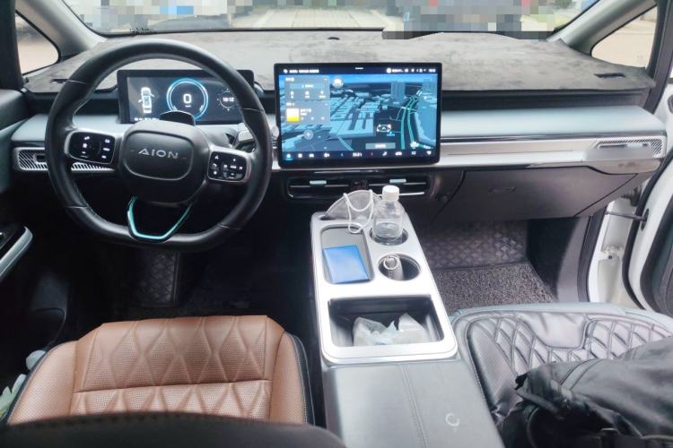 Used AION Y 2023 Plus 510 Tech Edition Center Console