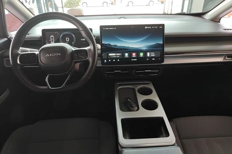 Used AION Y 2023 Plus 510 Enjoy Edition Center Console
