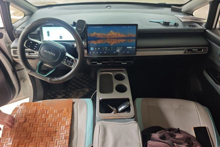 Used AION Y 2023 Plus 510 Enjoy Edition Center Console