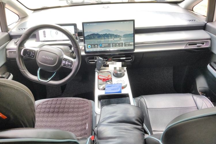 Used AION Y 2023 Plus 610 Enjoy Edition Center Console