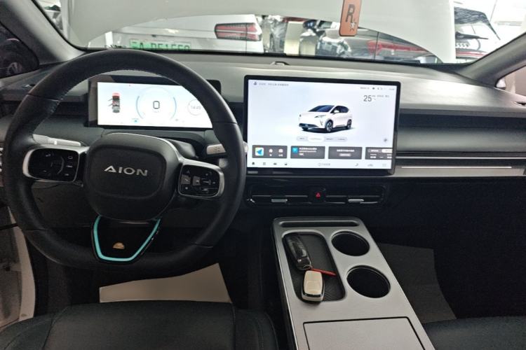 Used AION Y 2023 Plus 610 Smart Edition Ternary Lithium Center Console