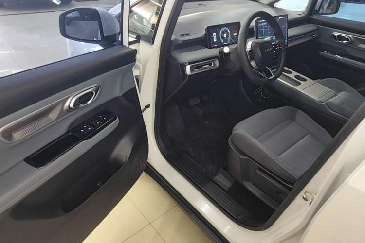 Used AION Y 2023 Plus 510 Enjoy Edition Driver Seat