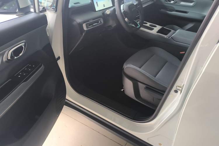 Used AION Y 2023 Plus 510 Enjoy Edition Driver Seat