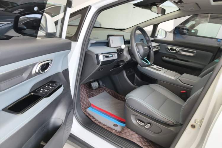 Used AION Y 2023 Plus 510 Smart Edition Driver Seat