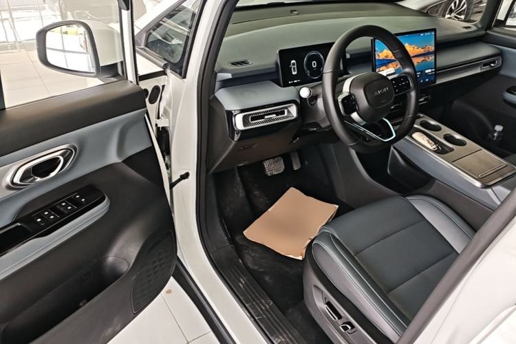 Used AION Y 2023 Younger Star Edition Driver Seat