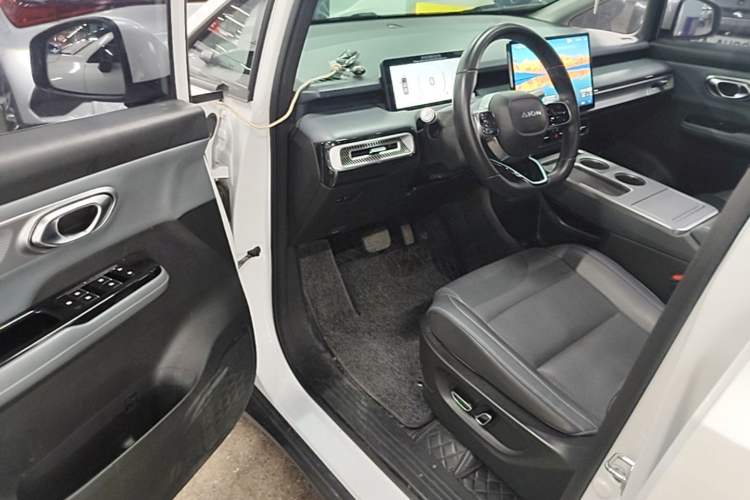 Used AION Y 2023 Plus 510 Smart Edition Driver Seat