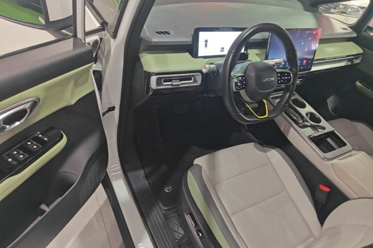 Used AION Y 2023 Plus 510 Tech Edition Driver Seat