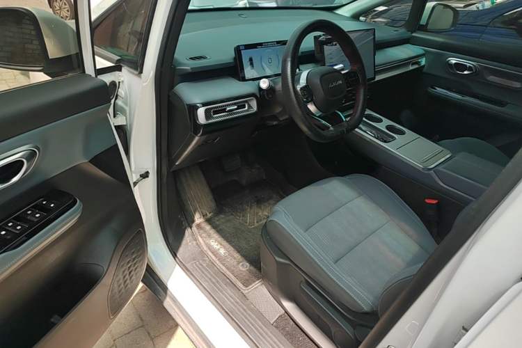 Used AION Y 2023 Plus 510 Enjoy Edition Driver Seat