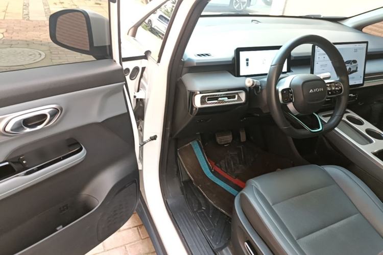 Used AION Y 2023 Plus 510 Smart Edition Driver Seat