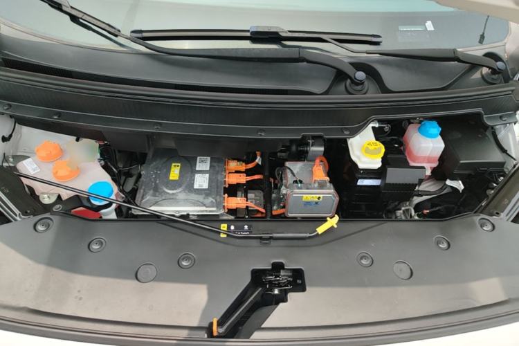 Used AION Y 2023 Younger Engine Bay