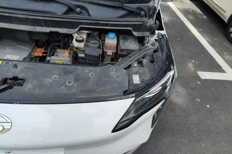 Used AION Y 2023 Plus 510 Smart Edition Engine Bay Left
