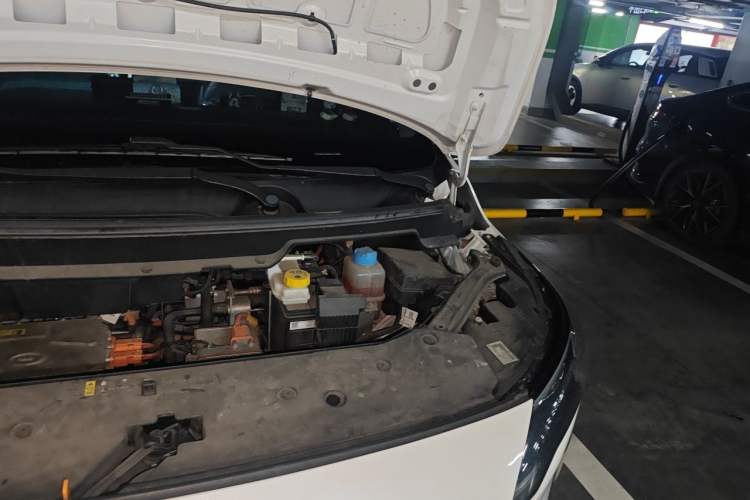 Used AION Y 2023 Younger Engine Bay Left