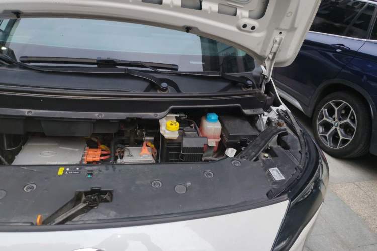 Used AION Y 2023 Plus 510 Tech Edition Engine Bay Left