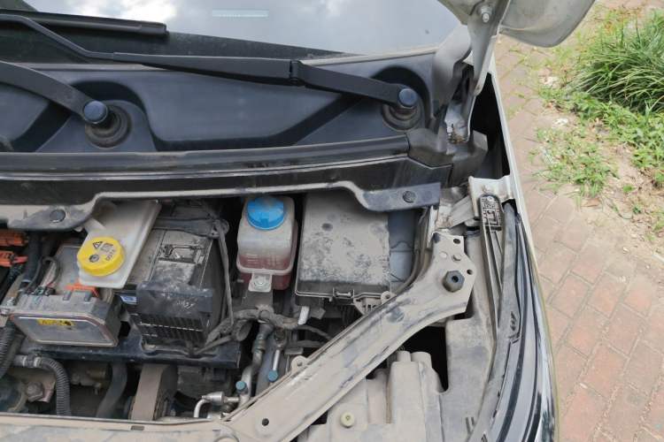Used AION Y 2023 Younger Engine Bay Left