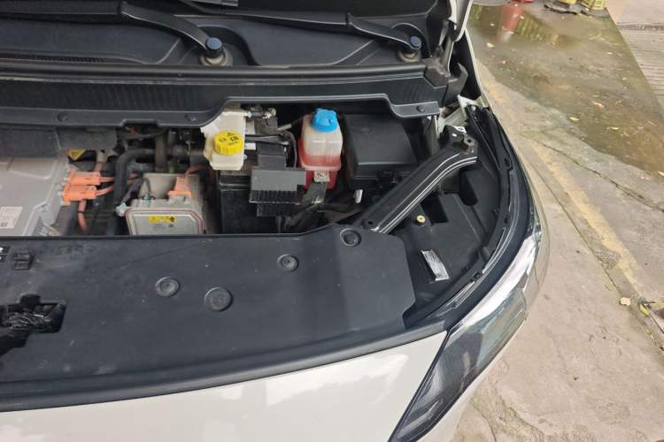 Used AION Y 2023 Plus 510 Enjoy Edition Engine Bay Left
