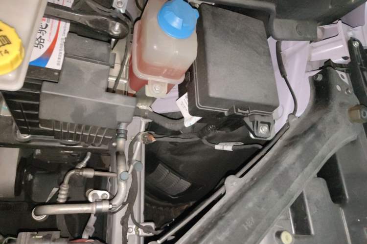 Used AION Y 2023 Younger Engine Bay Left