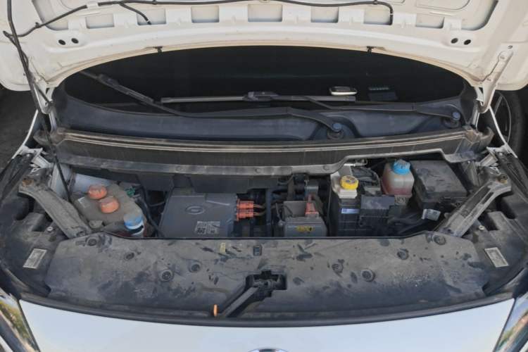 Used AION Y 2023 Younger Engine Bay