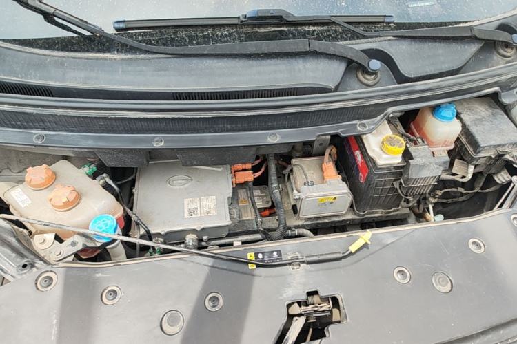Used AION Y 2023 Younger Engine Bay