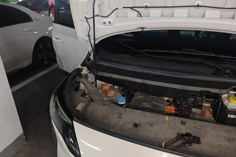 Used AION Y 2023 Younger Engine Bay Right