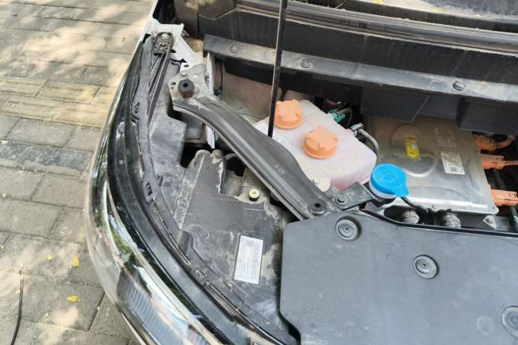 Used AION Y 2023 Younger Engine Bay Right