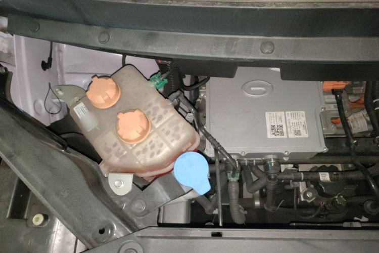 Used AION Y 2023 Younger Engine Bay Right