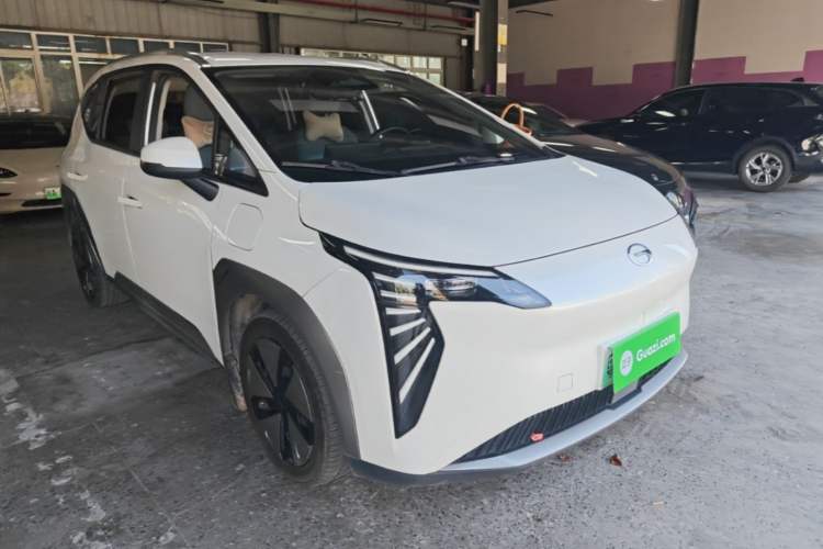 Used AION Y 2023 Younger Exterior 1