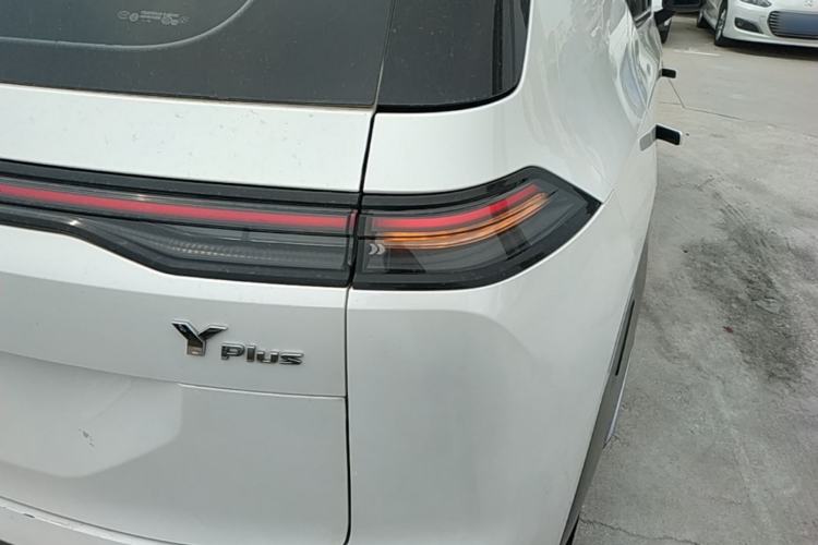 Used AION Y 2023 Younger Exterior 3