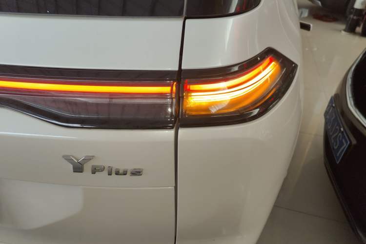 Used AION Y 2023 Younger Exterior 3