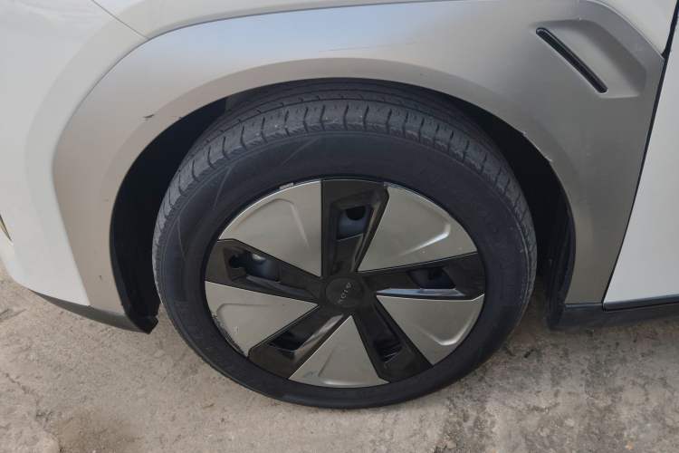 Used AION Y 2023 Younger Exterior 3