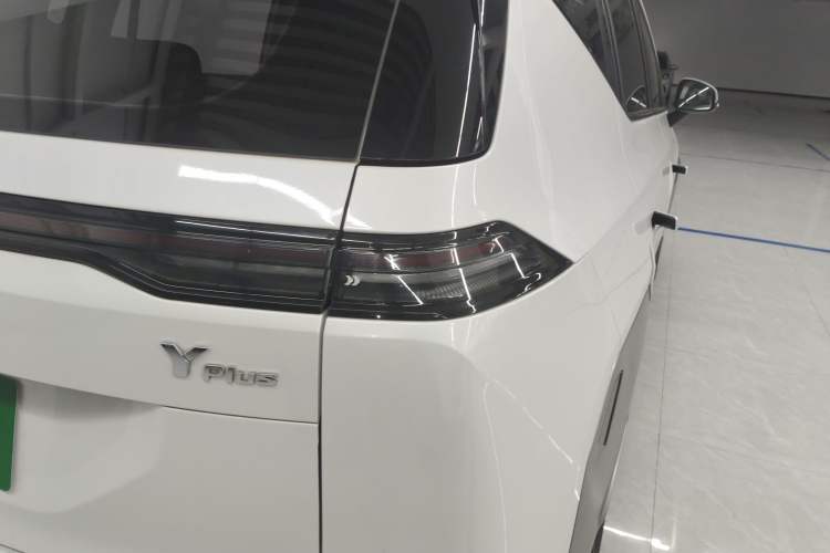 Used AION Y 2023 Younger Star Edition Exterior 3