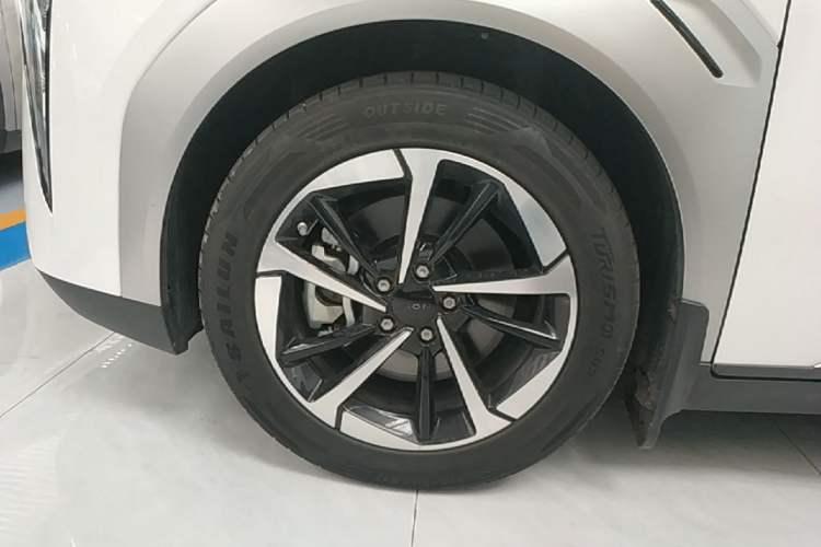 Used AION Y 2023 Plus 510 Smart Edition Exterior 4
