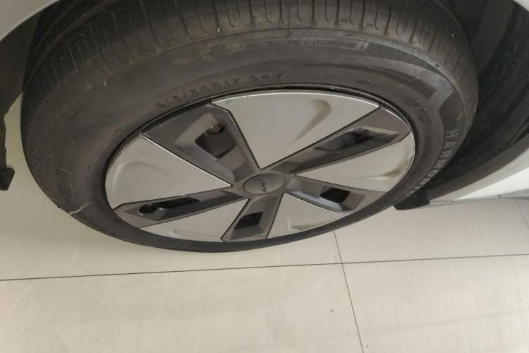 Used AION Y 2023 Younger Exterior 4