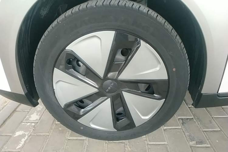 Used AION Y 2023 Younger Exterior 4
